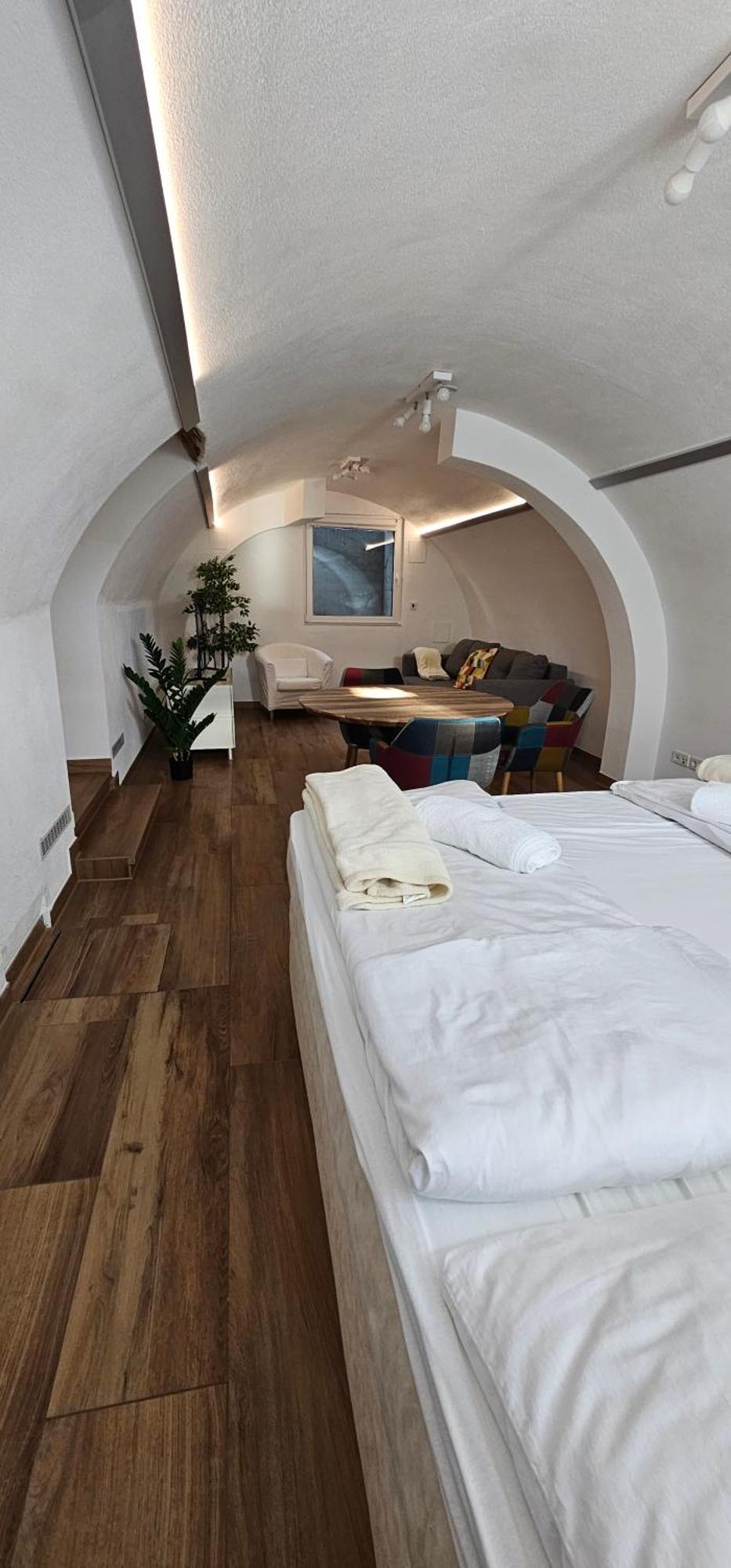 The Modern Cave Lodge シュトゥットガルト エクステリア 写真